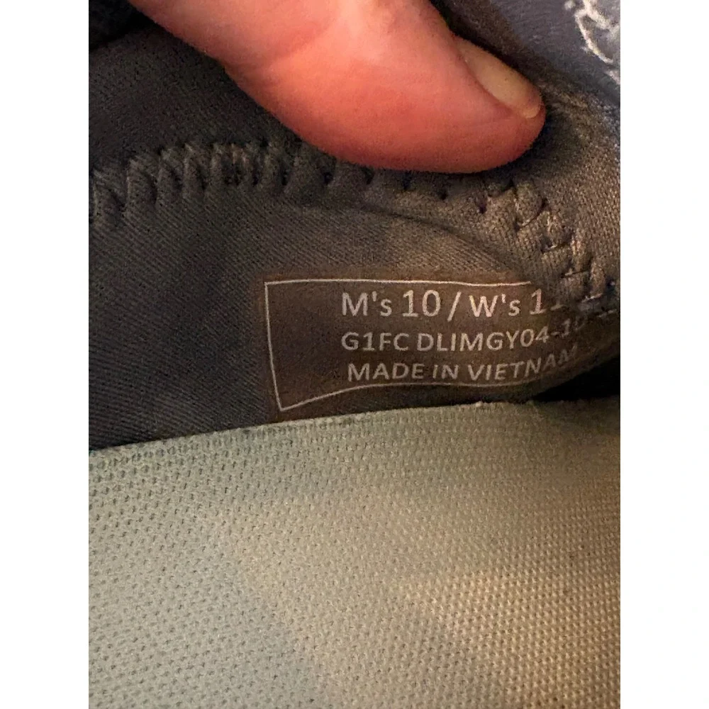 Kizik Lima Slip On Sneakers Mens 10 Grey Hands Free Knit Athletic
